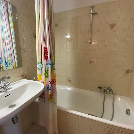 Apartment Confortable Pres Du Centre Avec Balcon Et Parking - Fr-1-693-74 *